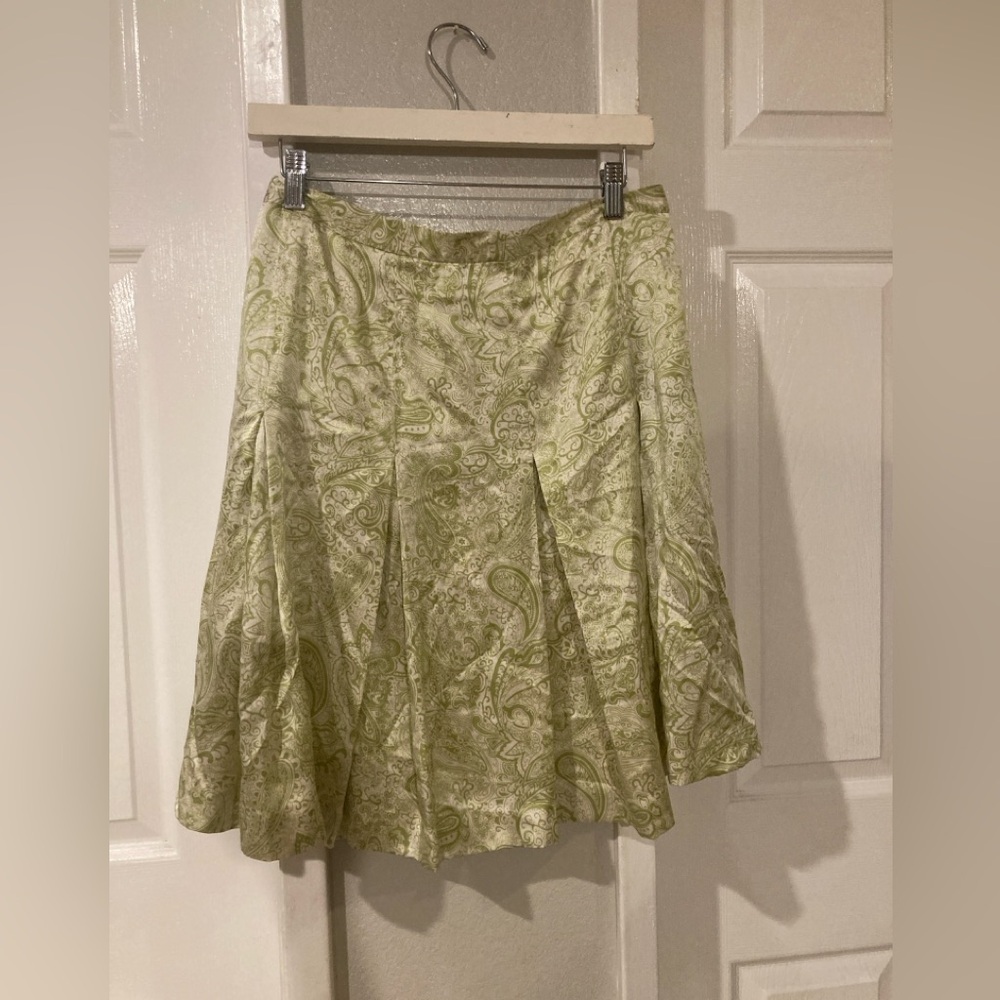 J.CREW Size 6Pleated Skirt Spring Green & White Paisley 100% Silk